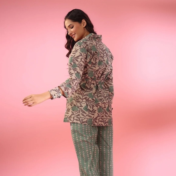 JISORA Grey Floral Succulent Cotton Shrug - Picture 5 of 16